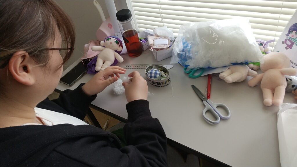 詩枝里 制作中